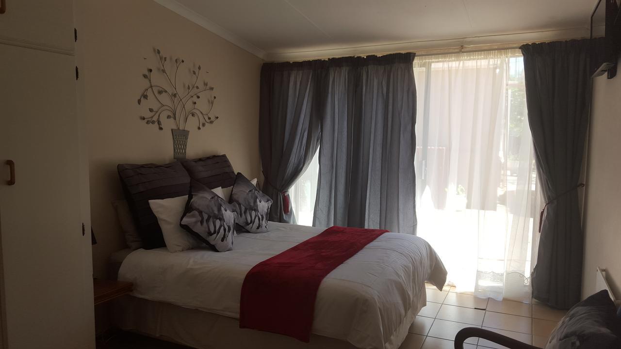 Sondela Bed & Breakfast Aliwal North Bagian luar foto