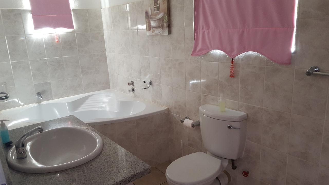 Sondela Bed & Breakfast Aliwal North Bagian luar foto