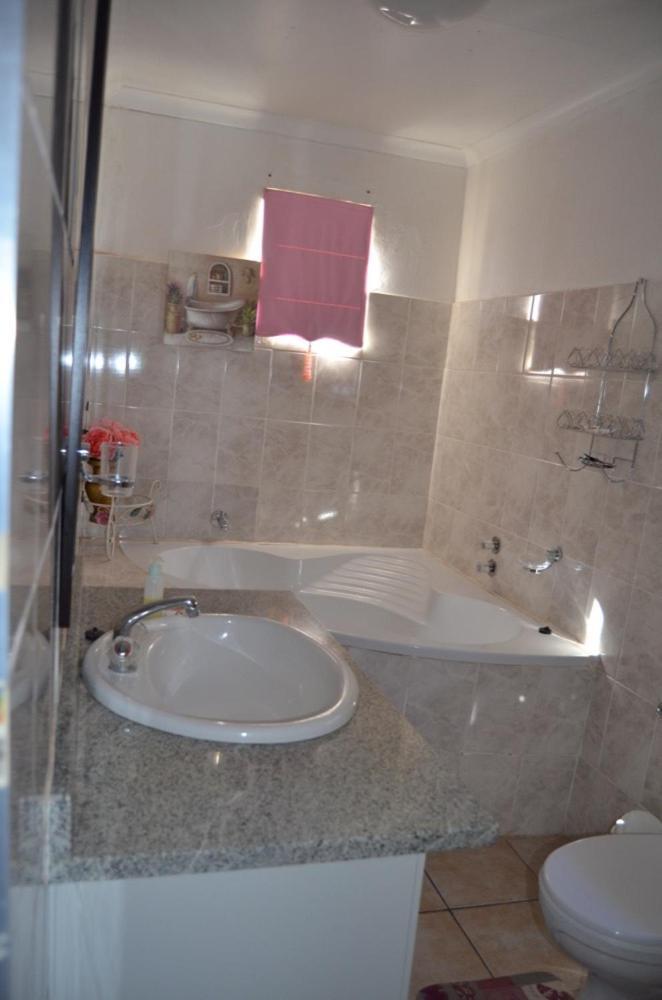 Sondela Bed & Breakfast Aliwal North Bagian luar foto