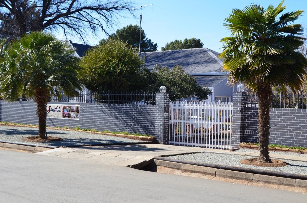 Sondela Bed & Breakfast Aliwal North Bagian luar foto